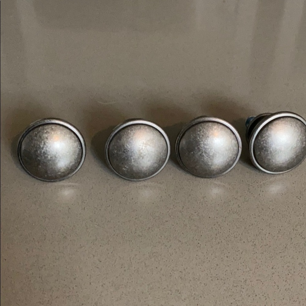 Antique Iron Finish Cabinet Knob / Drawer Pulls